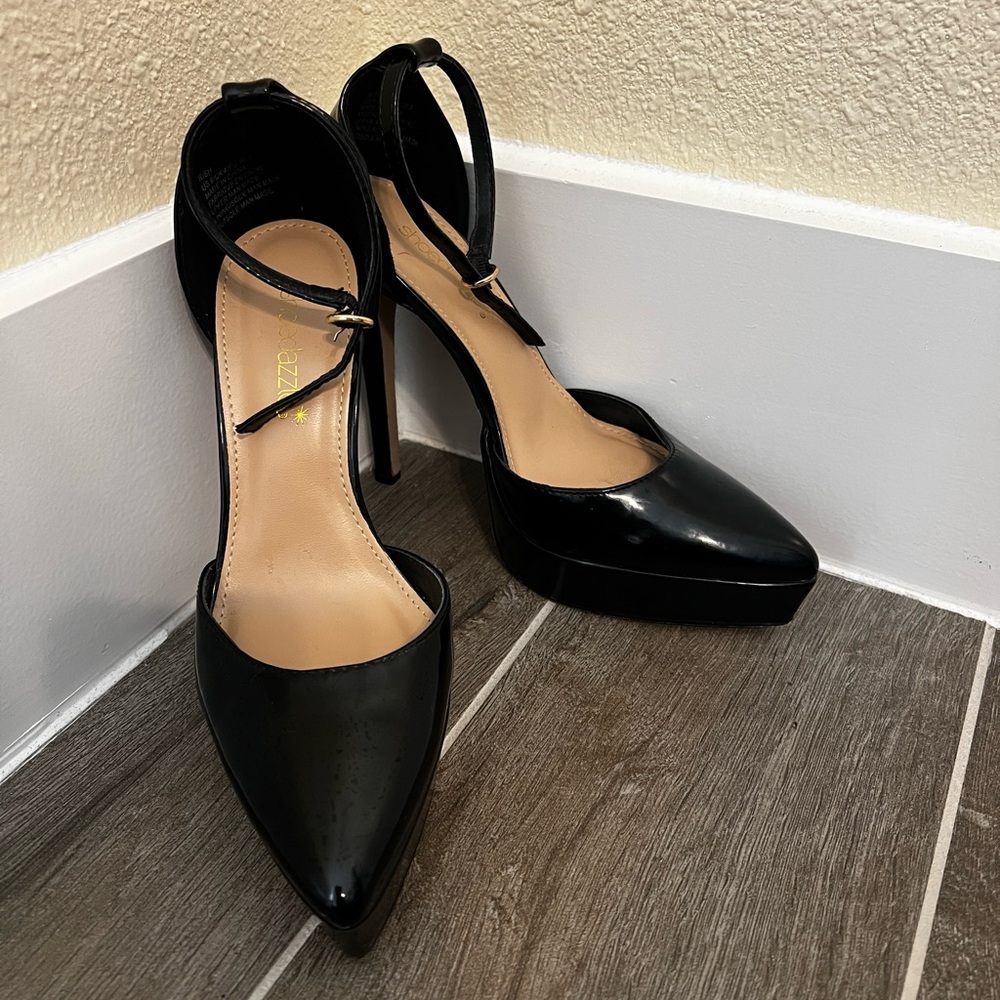Shoe Dazzle Platform Pumps